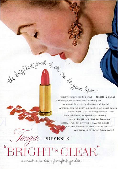 Diciamo la verità: quel rossetto messo lì davanti alla faccia della ragazza, forse anche per effetto dei coriandoli, ricorda troppo qualcos'altro...