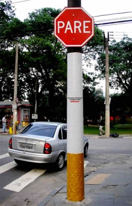 "Stop al fumo" è il messaggio di questa campagna pubblicitaria brasiliana.