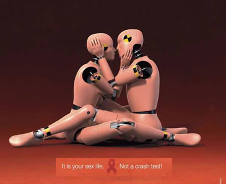 Decisamente soft (rispetto alle altre...) ma comunque curiosa questa pubblicità con protagonisti due manichini da crash test.