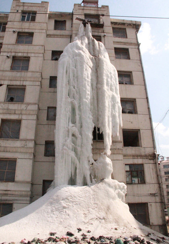 cascata di ghiaccio - foto da metro.co.uk