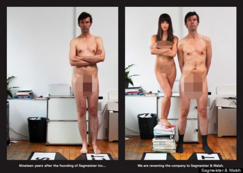 lo staff di una agenzia di marketing posa completamente nud