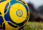 pallone da calcio - il posto in squadra si può comprare