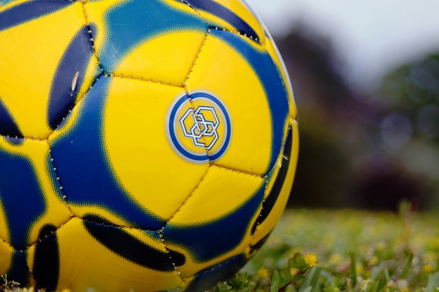 pallone da calcio - il posto in squadra si può comprare