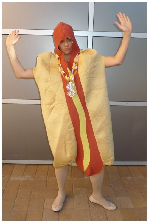 un divertente costume da hot dog