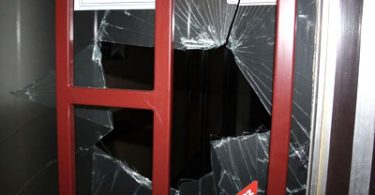alcuni dei danni fatto dall'avventore infuriato