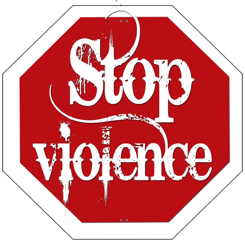 la violenza va fermata
