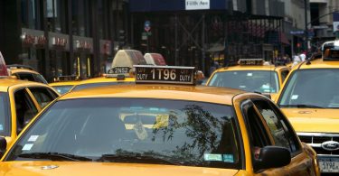 trovare un taxi può essere difficile ma non è un buon motivo per chiamare la polizia
