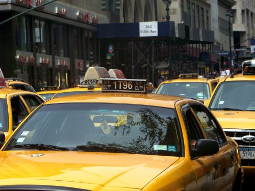 trovare un taxi può essere difficile ma non è un buon motivo per chiamare la polizia