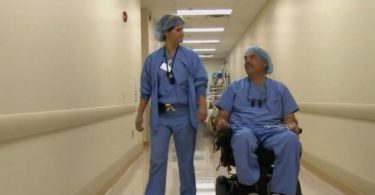 per il dr Rummel la sedia a rotelle non è stata un impedimento a continuare la carriera
