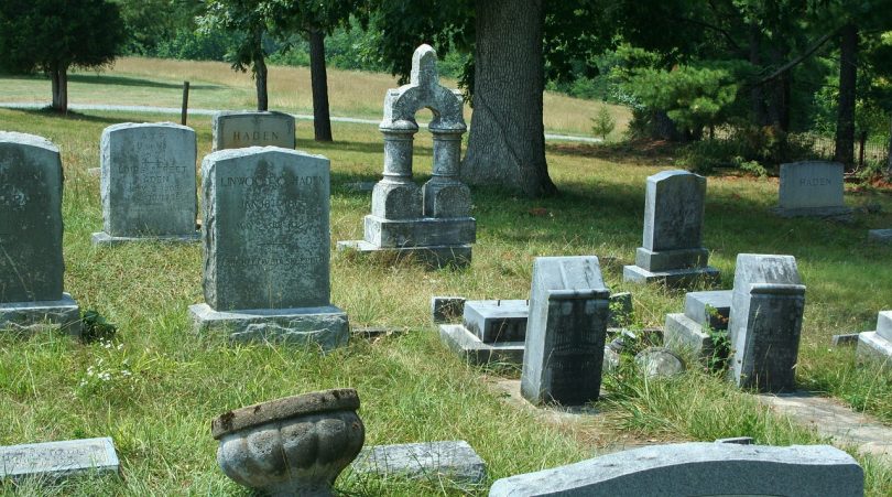 un vecchio cimitero